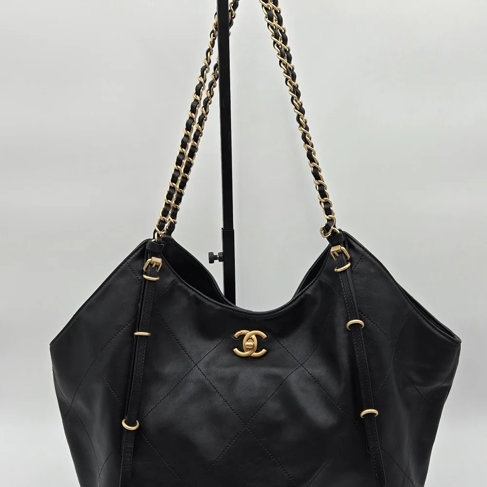 ❌❌🔥SOLD ❌❌❌Chanel Maxi Shopping Bag - COA INCLUDED - Picture 5 of 12